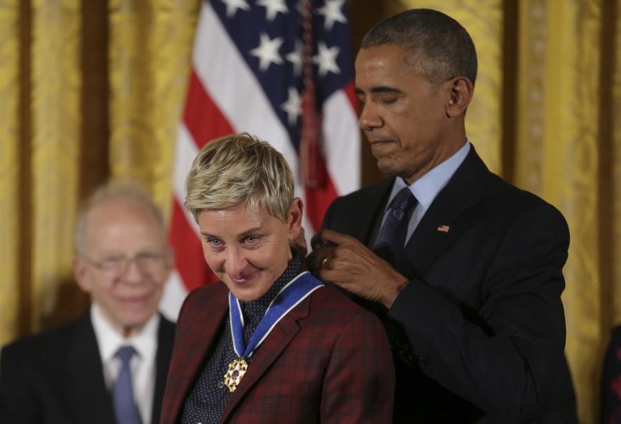 Medals of Freedom: Obama awards his last Presidential medals to Robert ...