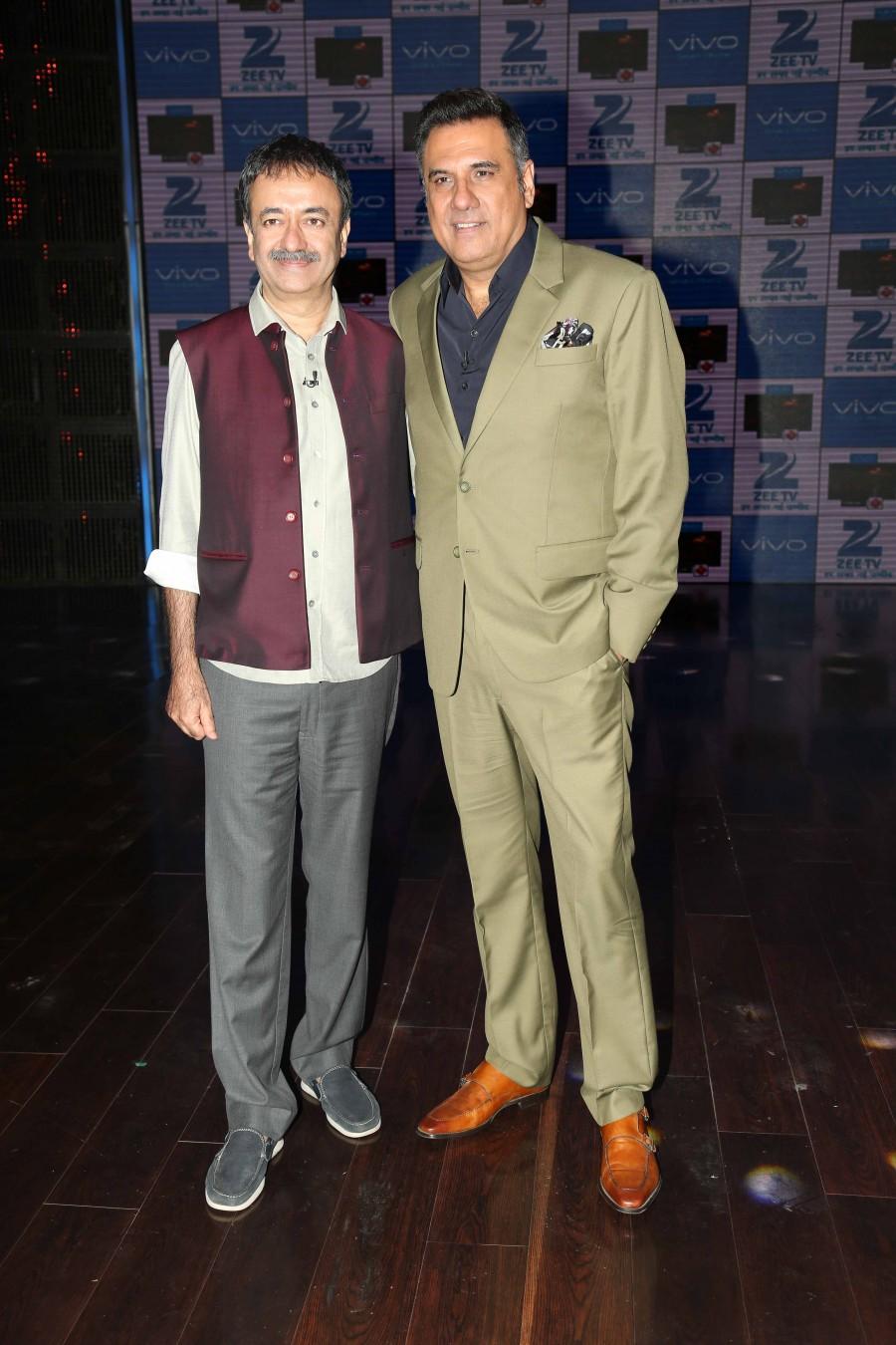 Photos of Boman Irani and Rajkumar Hirani on the sets of Yaaron Ki Baraat. Boman Irani,Rajkumar Hirani,Boman Irani and Rajkumar Hirani,Yaaron Ki Baraat,Yaaron Ki Baraat on the sets,Boman Irani and Rajkumar Hirani on the sets of Yaaron Ki Baraat