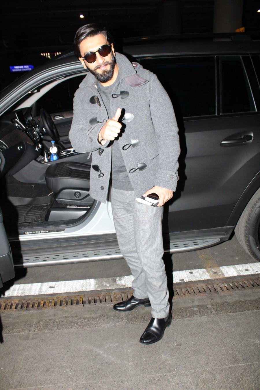 Photos of Bollywood actor Ranveer Singh snapped as he returns from London. Ranveer Singh,Ranveer Singh returns from London,Ranveer Singh returns London,Ranveer Singh latest pics,Ranveer Singh latest images,Ranveer Singh latest photos,Ranveer Singh latest stills,Ranveer Singh latest pictures