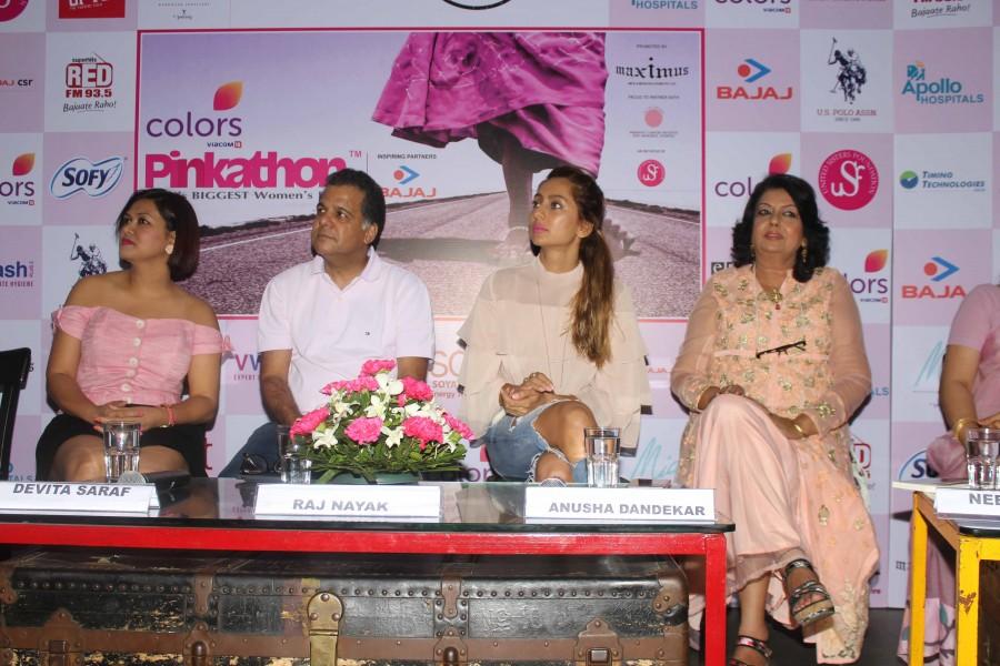 Milind Soman and Anusha Dandekar at the announcement of Fifth Edition of Pinkathon. Milind Soman,Anusha Dandekar,Milind Soman and Anusha Dandekar,Fifth Edition of Pinkathon,announcement of Fifth Edition of Pinkathon