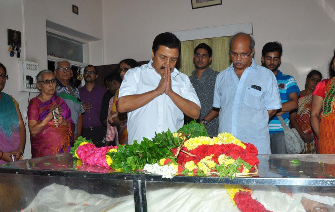 South Indian celebs like Kamal Haasan, Ilaiyaraja, KJ Yesudas, I.P.S, R. Nataraj, GK Vasan, Sudha Ragunathan, G. Ramakrishnan, Shankar Ganesh, Vaiko, Nallakannu, SV Sekar, Sivakumar, Y.G. Mahendran and other pays homage to Balamuralikrishna. Balamuralikrishna,M Balamuralikrishna death,singer m balamuralikrishna dead,Kamal Haasan,Ilaiyaraja,KJ Yesudas,I.P.S,R. Nataraj,GK Vasan,Sudha Ragunathan,G. Ramakrishnan,Shankar Ganesh,Vaiko,Nallakannu,SV Sekar,Sivakumar,Y.G. Mahendran