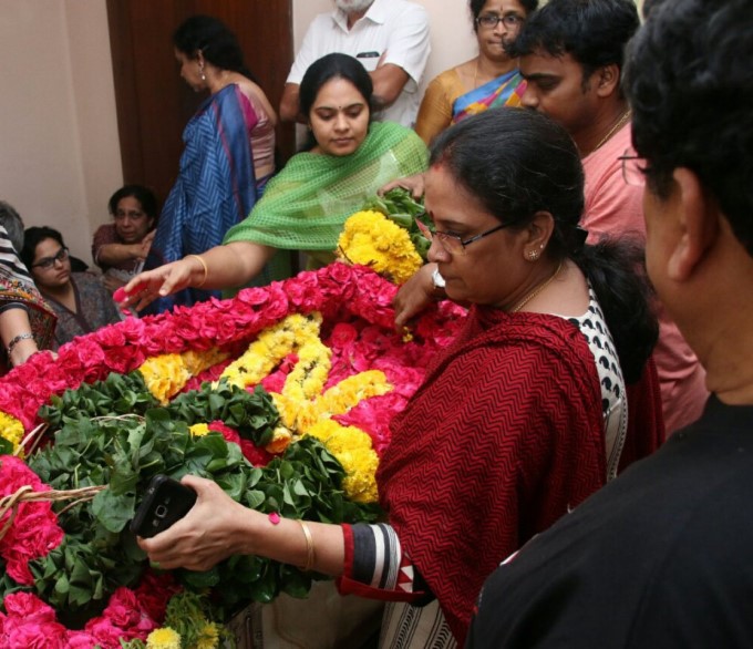 South Indian celebs like Kamal Haasan, Ilaiyaraja, KJ Yesudas, I.P.S, R. Nataraj, GK Vasan, Sudha Ragunathan, G. Ramakrishnan, Shankar Ganesh, Vaiko, Nallakannu, SV Sekar, Sivakumar, Y.G. Mahendran and other pays homage to Balamuralikrishna. Balamuralikrishna,M Balamuralikrishna death,singer m balamuralikrishna dead,Kamal Haasan,Ilaiyaraja,KJ Yesudas,I.P.S,R. Nataraj,GK Vasan,Sudha Ragunathan,G. Ramakrishnan,Shankar Ganesh,Vaiko,Nallakannu,SV Sekar,Sivakumar,Y.G. Mahendran