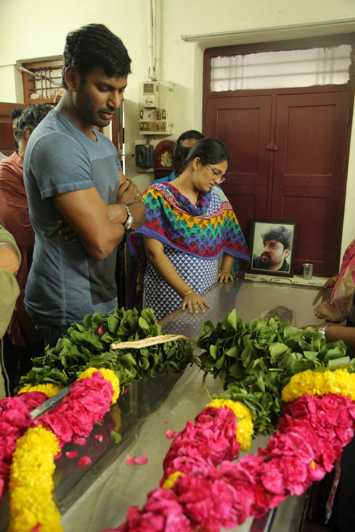 South Indian celebs like Vishal, Karthi, Manobala, Nassar, R. Sundarrajan, Pratap Pothen and others pays last respects to Director K Subhash. K Subhash,writer k subhash,director K Subhash,Vishal,Karthi,Manobala,Nassar,R. Sundarrajan,Pratap Pothen,last respect to K Subhash
