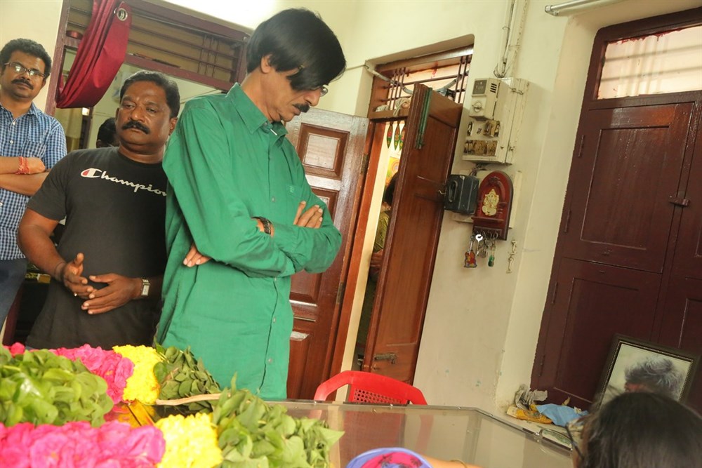 South Indian celebs like Vishal, Karthi, Manobala, Nassar, R. Sundarrajan, Pratap Pothen and others pays last respects to Director K Subhash. K Subhash,writer k subhash,director K Subhash,Vishal,Karthi,Manobala,Nassar,R. Sundarrajan,Pratap Pothen,last respect to K Subhash