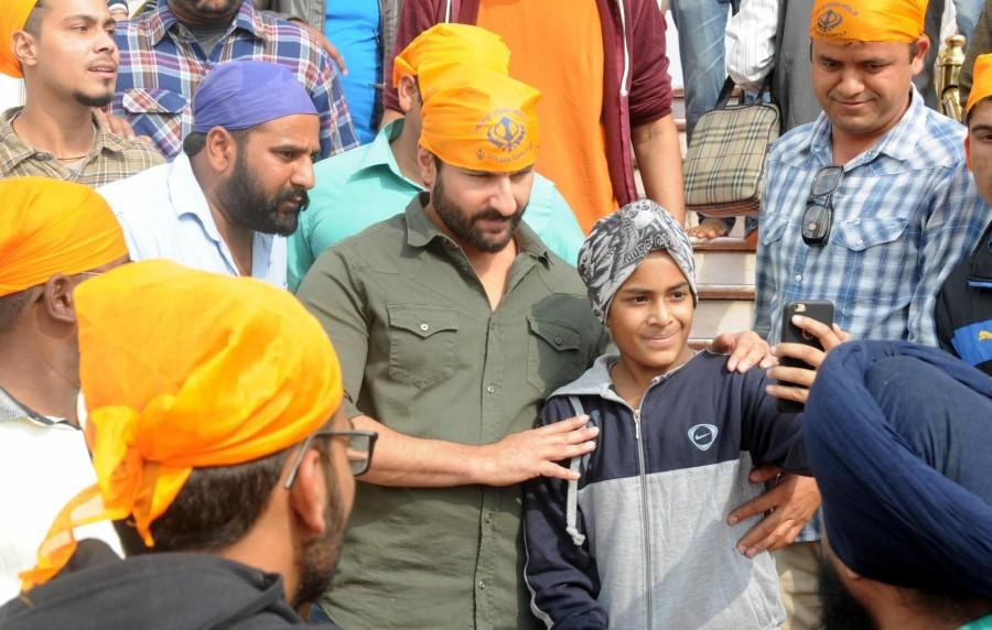 Photos of Bollywood Actor Saif Ali Khan pays obeisance at the Golden temple in Amritsar on Nov 23, 2016. Saif Ali Khan,Saif Ali Khan visits Golden temple,Saif Ali Khan at Golden temple,Amritsar,Golden temple in Amritsar,Saif Ali Khan pics,Saif Ali Khan images,Saif Ali Khan photos,Saif Ali Khan stills,Saif Ali Khan pictures