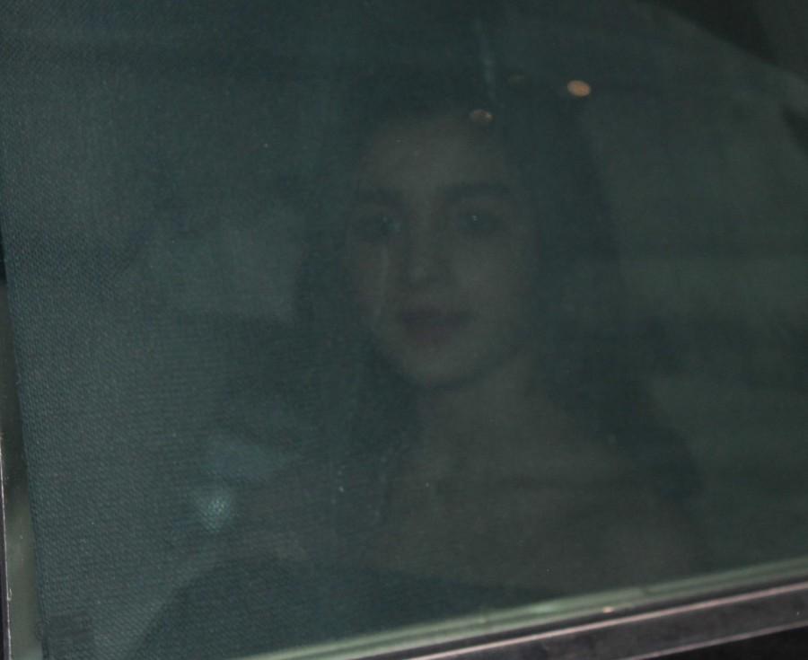 Alia Bhatt at Dear Zindagi special screening. Shah Rukh Khan,Alia Bhatt,Sushant Singh Rajput,Dear Zindagi,Dear Zindagi special screening,Dear Zindagi special screening pics,Dear Zindagi special screening images,Dear Zindagi special screening photos,Dear Zindagi special screening stills,Dear Zindagi s