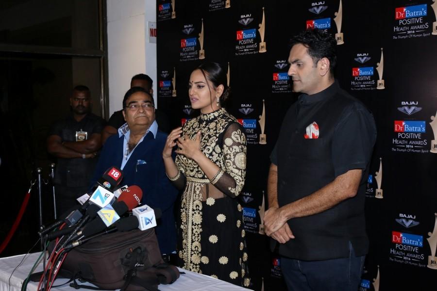 Photos of Bollywood Actress Sonakshi Sinha during Dr Batra's Positive Health Awards 2016, in Mumbai, on Nov 23, 2016. Sonakshi Sinha,Dr Batra's Positive Health Awards 2016,Dr Batra's Positive Health Awards,Actress Sonakshi Sinha,Sonakshi Sinha latest pics,Sonakshi Sinha latest images,Sonakshi Sinha latest photos,Sonakshi Sinha latest stills,Sonakshi Sinha lates