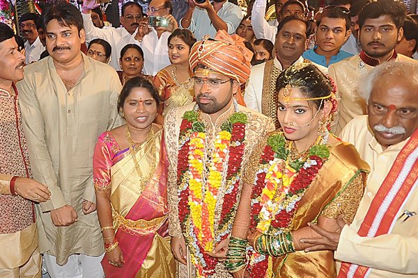 Photos Powerstar Pawan Kalyan at Bandaru Dattatreya's daughter's wedding. Bandaru Dattatreya's daughter's wedding,Bandaru Dattatreya's daughter's,Bandaru Dattatreya's daughter's marriage,Chiranjeevi,megastar Chiranjeevi,Pawan Kalyan,powerstar Pawan Kalyan