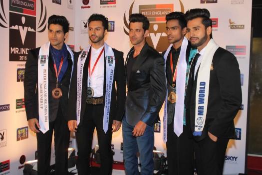 Photos of Bollywood actor Hrithik Roshan at Peter England Mr India 2016 finale.