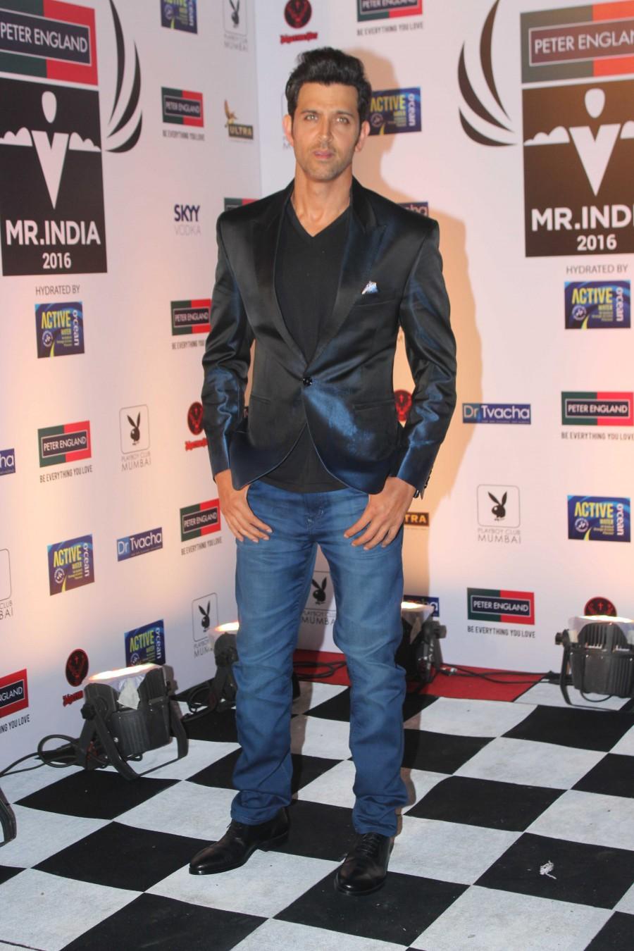 Photos of Bollywood actor Hrithik Roshan at Peter England Mr India 2016 finale. Hrithik Roshan,Peter England Mr India 2016 finale,Peter England Mr India,Peter England Mr India 2016,Peter England Mr India 2016 finale pics,Peter England Mr India 2016 finale images,Hrithik Roshan latest pics,Hrithik Roshan latest images,Hrithik Roshan l
