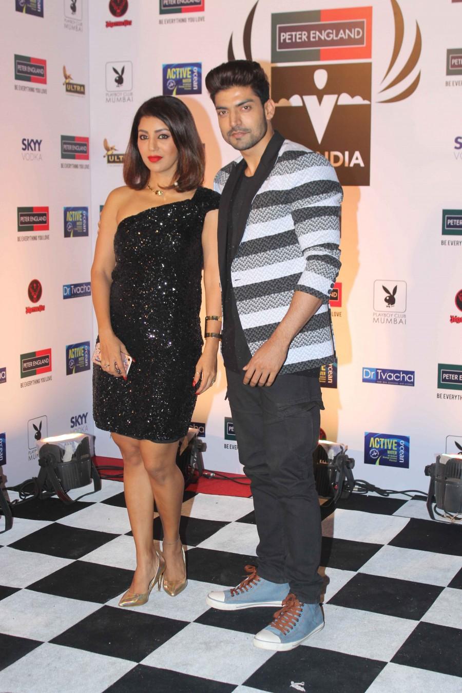 Gurmeet Choudhary with his wife at Peter England Mr India 2016 finale. Peter England Mr India 2016 finale,Peter England Mr India 2016,Peter England Mr India,Mr India Rohit Khandelwal,Freddy Daruwala,Anu Malik,Gurmeet Choudhary,Kritika Kamra,Sharad Kelkar,Vindu Dara Singh
