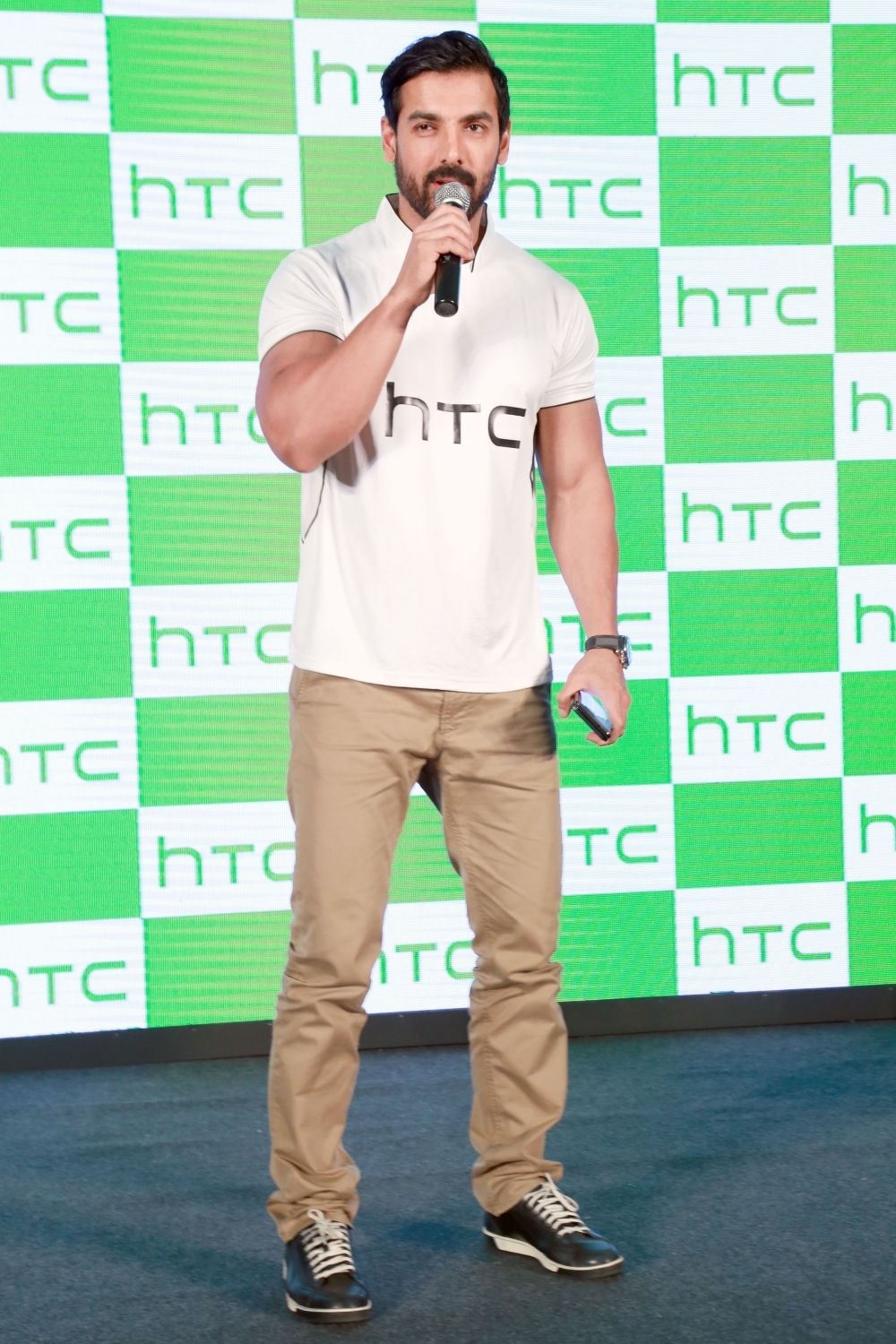John Abraham,John Abraham launches HTC Desire 10 Pro,HTC Desire 10 Pro,HTC Desire,John Abraham pics,John Abraham images,John Abraham photos,John Abraham stills,John Abraham pictures