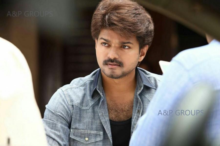 Bairavaa is an upcoming Tamil action thriller movie written, directed and produced by Bharathan. The film stars Vijay and Keerthy Suresh in the lead role, while Aparna Vinod, Papri Ghosh, Sathish, Rajendran, Jagapathi Babu, Daniel Balaji, Mime Gopi, Harish Uthaman, Sharath Lohitashwa, Sreeman, Y.G. Mahendra, Vijayaraghavan, Sugunthan, Prabhu in a cameo, Santhanam, Baby Monika Siva and Roshan Basheer appears in the supporting role. The songs and background score for the film are composed by Santhosh Narayanan. Vijay and Keerthy Suresh,Vijay,Keerthy Suresh,Ilayathalapathy Vijay,Bairavaa,tamil movie Bairavaa,Bairavaa pics,Bairavaa images,Bairavaa photos,Bairavaa stills,Bairavaa pictures