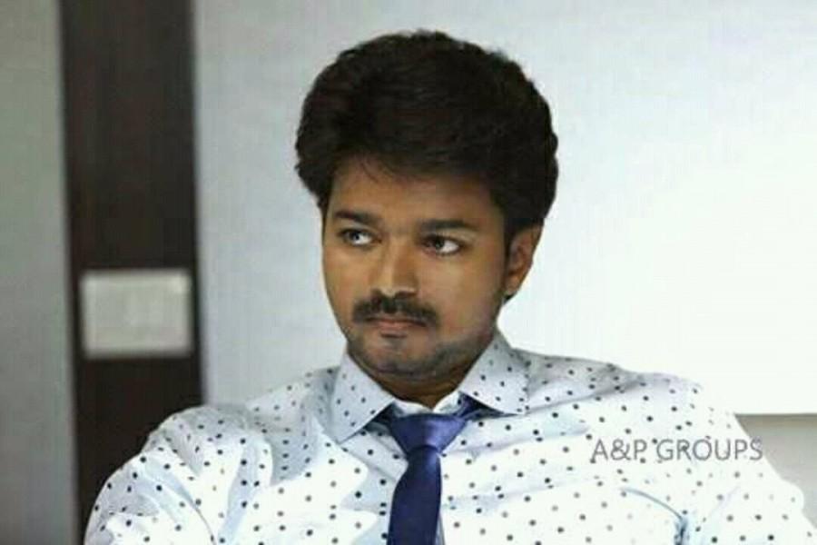 Bairavaa is an upcoming Tamil action thriller movie written, directed and produced by Bharathan. The film stars Vijay and Keerthy Suresh in the lead role, while Aparna Vinod, Papri Ghosh, Sathish, Rajendran, Jagapathi Babu, Daniel Balaji, Mime Gopi, Harish Uthaman, Sharath Lohitashwa, Sreeman, Y.G. Mahendra, Vijayaraghavan, Sugunthan, Prabhu in a cameo, Santhanam, Baby Monika Siva and Roshan Basheer appears in the supporting role. The songs and background score for the film are composed by Santhosh Narayanan. Vijay and Keerthy Suresh,Vijay,Keerthy Suresh,Ilayathalapathy Vijay,Bairavaa,tamil movie Bairavaa,Bairavaa pics,Bairavaa images,Bairavaa photos,Bairavaa stills,Bairavaa pictures