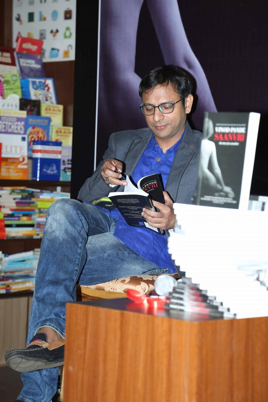 Photos of Mahesh Bhatt at launch of the book Saanvri. Mahesh Bhatt,Saanvri,Saanvri book launch,Saanvri book launch pics,Saanvri book launch images,Saanvri book launch photos,Saanvri book launch stills,Saanvri book launch pictures,Mahesh Bhatt pics,Mahesh Bhatt images,Mahesh Bhatt photos,Mahesh Bhatt stills