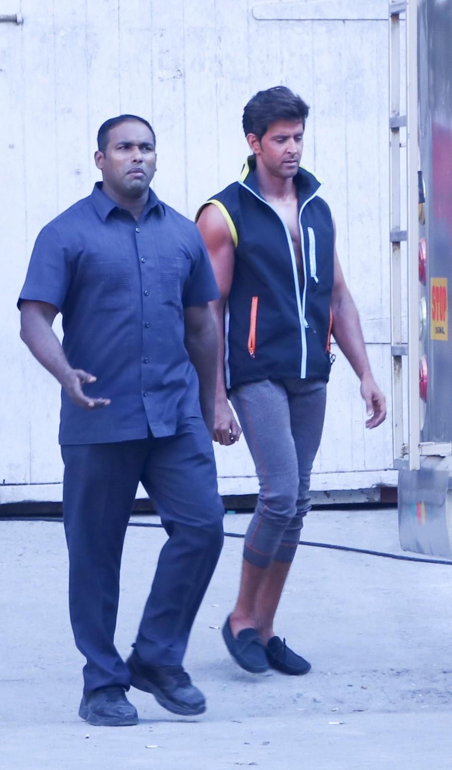 Photos of Bollywood actor Hrithik Roshan spotted at Mehboob Studio. Hrithik Roshan,Hrithik Roshan spotted at Mehboob Studio,Mehboob Studio,actor Hrithik Roshan,Hrithik Roshan pics,Hrithik Roshan images,Hrithik Roshan photos,Hrithik Roshan stills,Hrithik Roshan pictures
