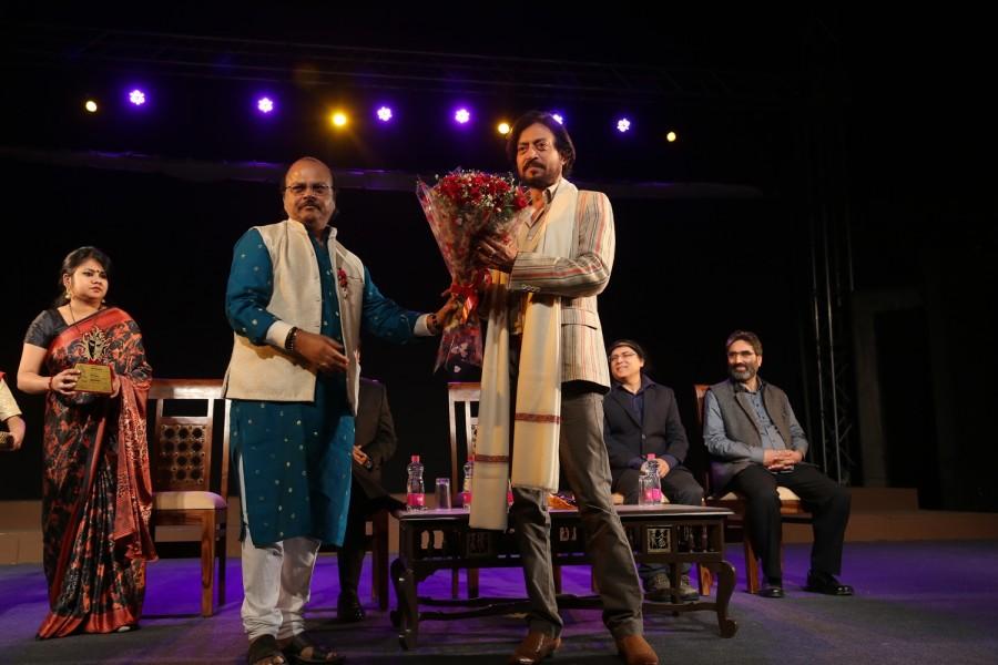 After having done his bit time and again for theatre, a platform he owes his career to, Irrfan ensures to give back to theatre as and how he can. He recently took over the role of the chief guest and the face of the Jashne Bachpan International Children Theatre Festival which was held in New Delhi. Irrfan Khan,Childrens Theatre Festival,actor Irrfan Khan,Irrfan Khan latest pics,Irrfan Khan latest images,Irrfan Khan latest photos,Irrfan Khan latest stills,Irrfan Khan latest pictures,Jashne Bachpan Childrens Theatre Festival