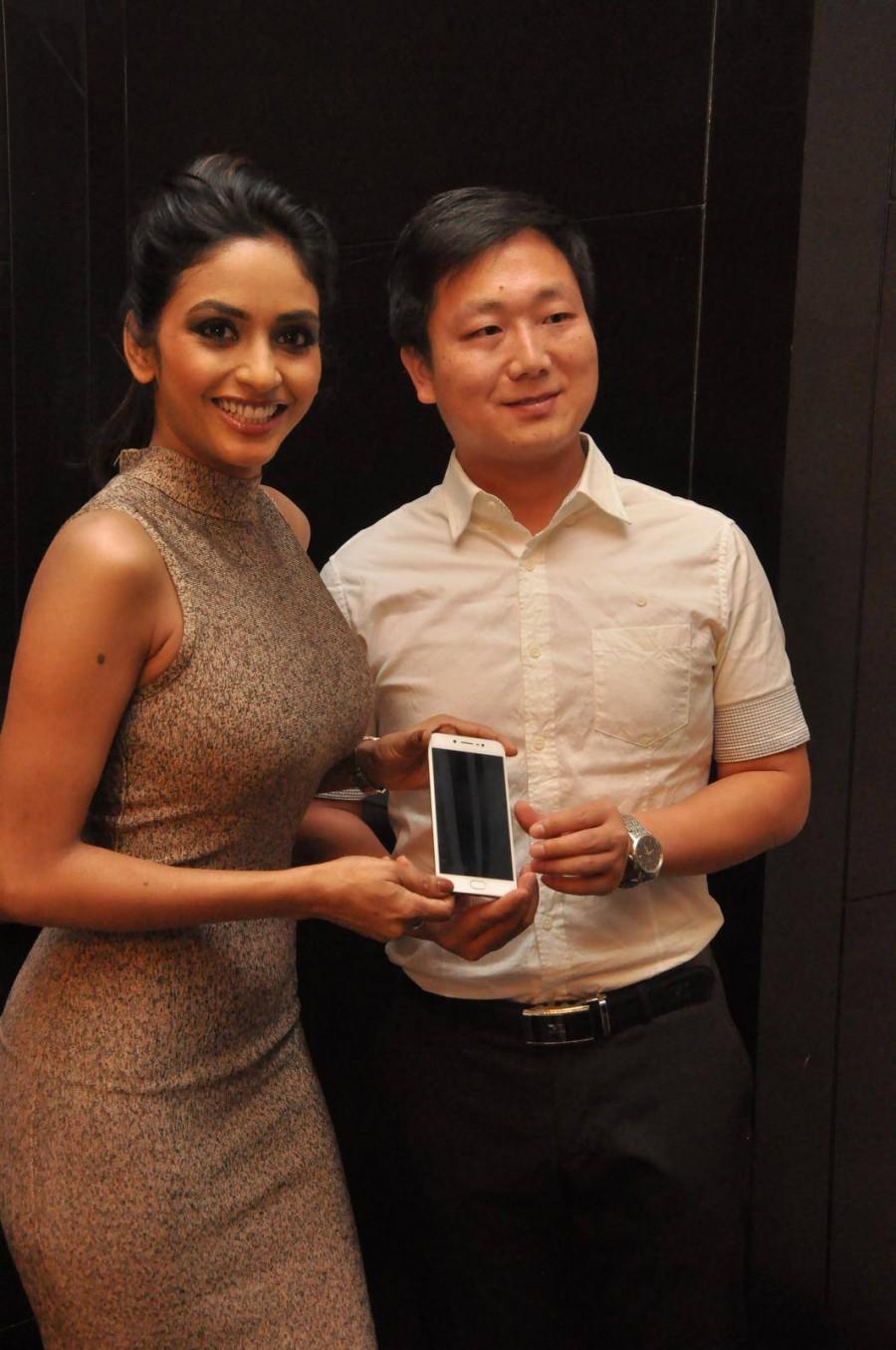 Photos of South Indian Actress Surabhi and Pooja Sri at Vivo V5 Mobile Launch. Surabhi and Pooja Sri,Surabhi,Pooja Sri,Vivo V5 Mobile Launch,Vivo V5 Mobile,Vivo V5,Vivo V5 Mobile Launch pics,Vivo V5 Mobile Launch images,Vivo V5 Mobile Launch photos,Vivo V5 Mobile Launch stills,Vivo V5 Mobile Launch pictures