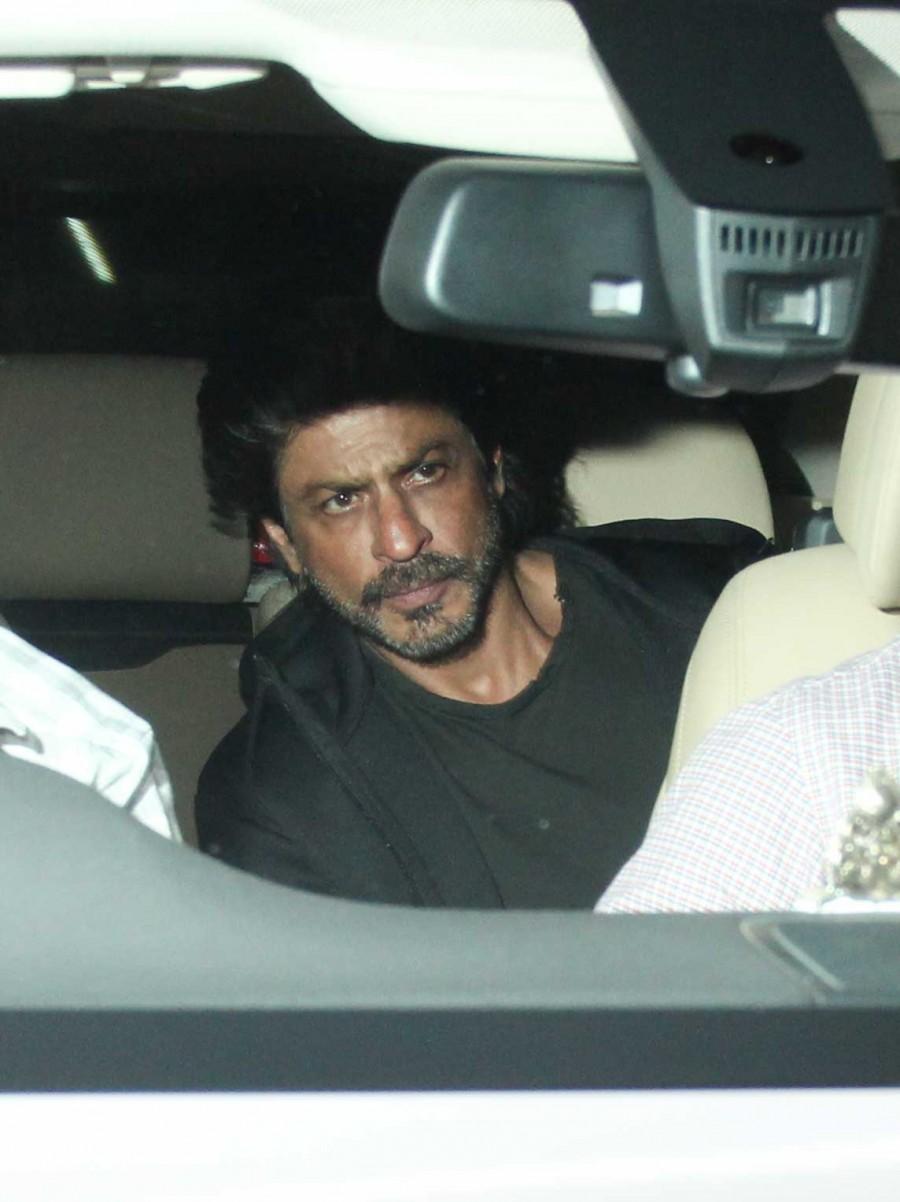 Photos of Bollywood actor Shah Rukh Khan and other celebs spotted at Salman Khan house. Shah Rukh Khan,Shah Rukh Khan at Salman Khan house,Salman Khan,Salman Khan house,Celebs at Salman Khan house,Shah Rukh Khan and Salman Khan