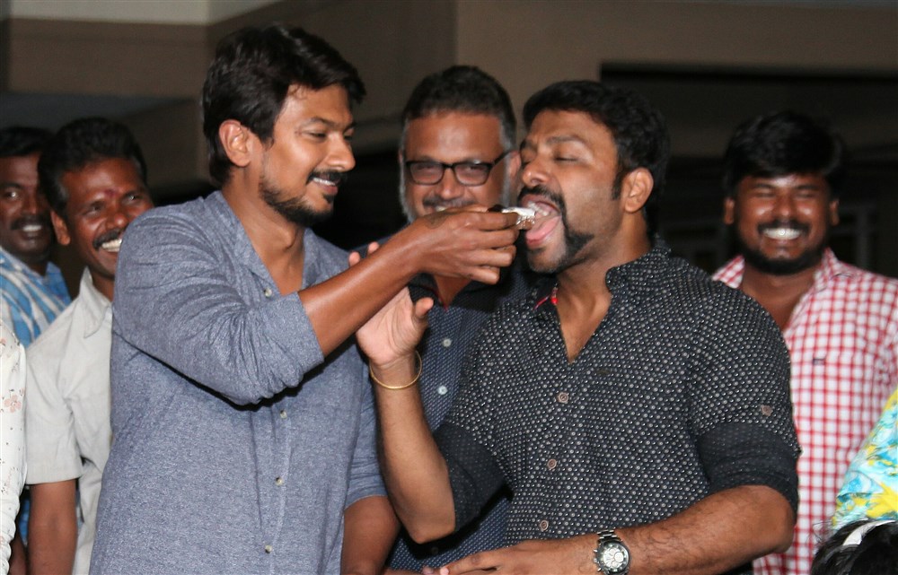 South Indian actor Udhayanidhi Stalin celebrated his Birthday at the Sets Gaurav Narayanan movie shoot. Celebs like Soori, Manjima Mohan, Daniel Balaji and others graced the event. Manjima Mohan,Soori,Udhayanidhi Stalin birthday celebration,Udhayanidhi Stalin birthday,Udhayanidhi Stalin,Udhayanidhi Stalin birthday celebration pics,Udhayanidhi Stalin birthday celebration images,Udhayanidhi Stalin birthday celebration photos,Udhayanid