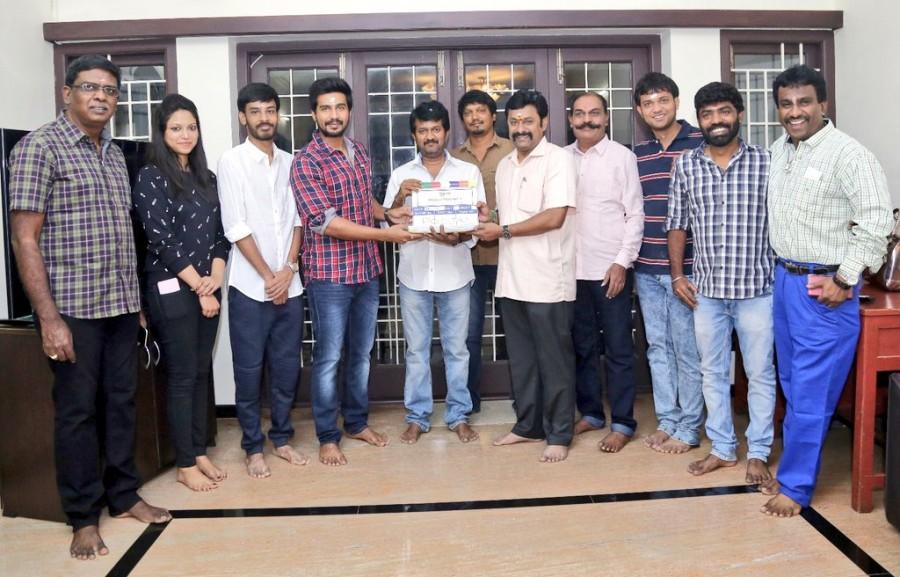 South Indian actor Vishnu Vishal's Studioz Production No.3 movie pooja held at Chennai. Celebs like Vishnu Vishal, Music Director Leon James, Director Chella Ayyavu, Cinematographer Shakthi and others graced the event. Vishnu Vishal,Studioz Production No.3,Vishnu Vishal new movie,Vishnu Vishal new movie launch,Vishnu Vishal new movie pooja,Vishnu Vishal new movie pooja pics,Vishnu Vishal new movie pooja images,Vishnu Vishal new movie pooja photos,Vishnu Vishal new movie