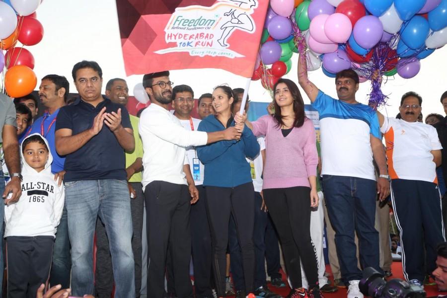 Mega Power Star Ram Charan, Actress Rashi Khanna, Tennis star Sania Mirza, Telangana IT and Municipal Administration Minister KTR have participated in 10K Run, which has been organised at People's Plaza in Hyderabad in order to promote Health and Fitness. Mega Power Star Ram Charan,Ram Charan,Rashi Khanna,Sania Mirza,Minister KTR,Freedom 10K Run,10K Run