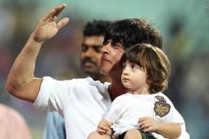 Shah Rukh Khan and his son AbRam cheer for Kolkata at Eden Gardens,Shah Rukh Khan,srk,AbRam,shah ru son AbRam,ipl8,ipl,cricket