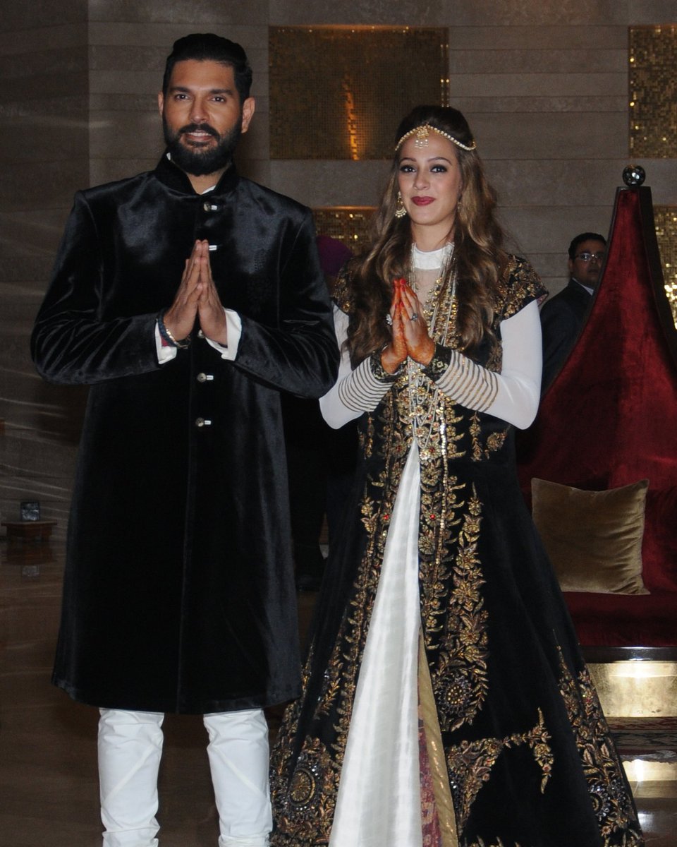 Virat Kohli, Parthiv Patel, Mohammed Shami, Ajinkya Rahane and Ishant Sharma at Yuvraj Singh-Hazel Keech's 'Cocktail' celebration. Yuvraj Singh-Hazel Keech,Yuvraj Singh and Hazel Keech,Yuvraj Singh and Hazel Keech Cocktail celebration,Virat Kohli,Parthiv Patel,Mohammed Shami,Ajinkya Rahane,Ishant Sharma,Yuvraj Singh and Hazel Keech Cocktail celebration pics,Yuvraj Singh and Hazel Kee