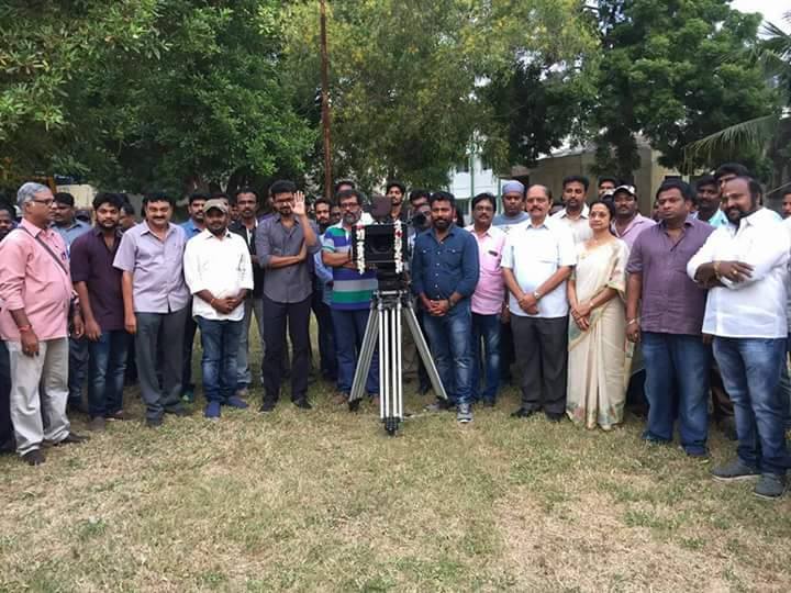 Ilayathalapathy Vijay's forthcoming Bairavaa directed by Bharathan shooting wrapped up. Starring Keerthy Suresh, Sathish and Jagapathi Babu amongst others play supporting roles. Vijay,Ilayathalapathy Vijay,Bairavaa shooting wrapped up,Bairavaa,Bairavaa shooting,Bairavaa trailer,Ilayathalapath,Keerthy Suresh,Keerthy Suresh,Sathish,Jagapathi Babu