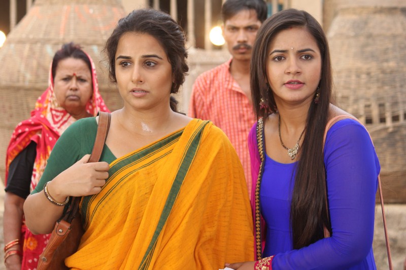 Durga Rani Singh's direction leads Chakor to the Inspector's home, thereby bringing her one step closer to the evidence that can salvage the lives of Azadganj's residents from Kamal Narayan's clutches. But will Kamal Narayan relinquish control without a fight? Vidya Balan,Chakor,Vidya Balan and Chakor,Durga Rani Singh,Kahaani 2,Kahaani 2 promotion,Meera Deosthale