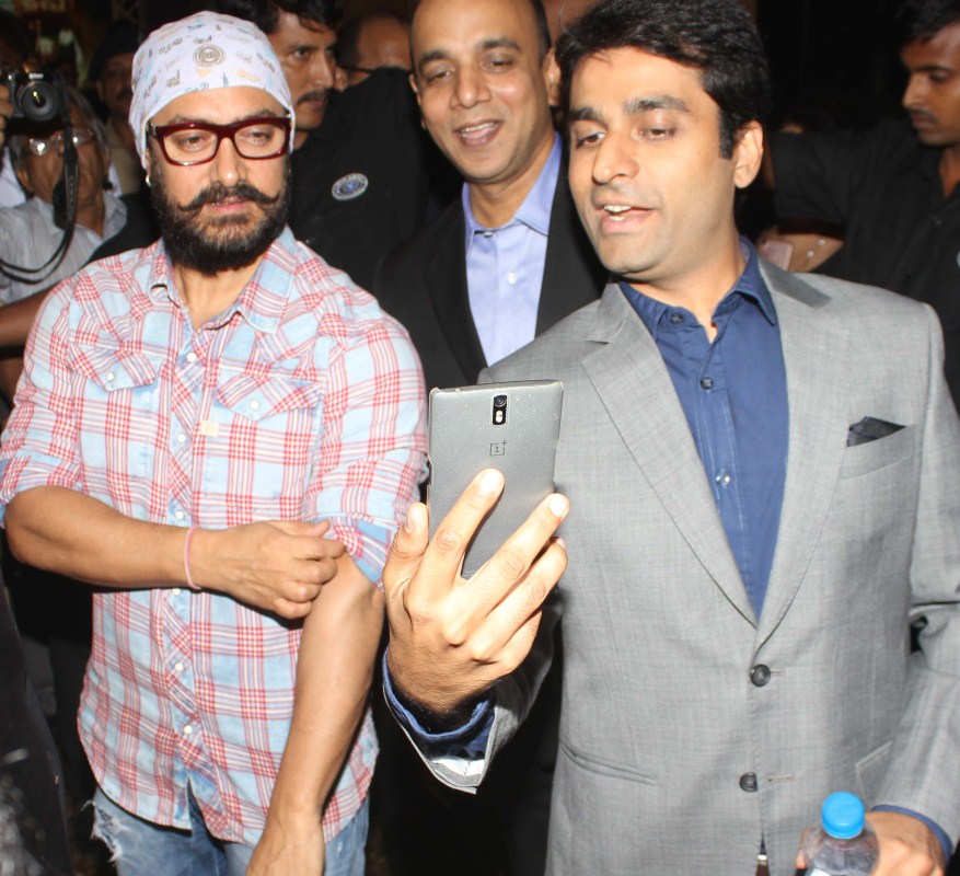 Photos of Bollywood actor Actor Aamir Khan during the launch of Inox Insignia in Mumbai on Nov. 30, 2016. Aamir Khan,Aamir Khan launches Laserplex- Insignia,Aamir Khan latest pics,Aamir Khan latest images,Aamir Khan latest photos,Aamir Khan latest stills,Aamir Khan latest pictures