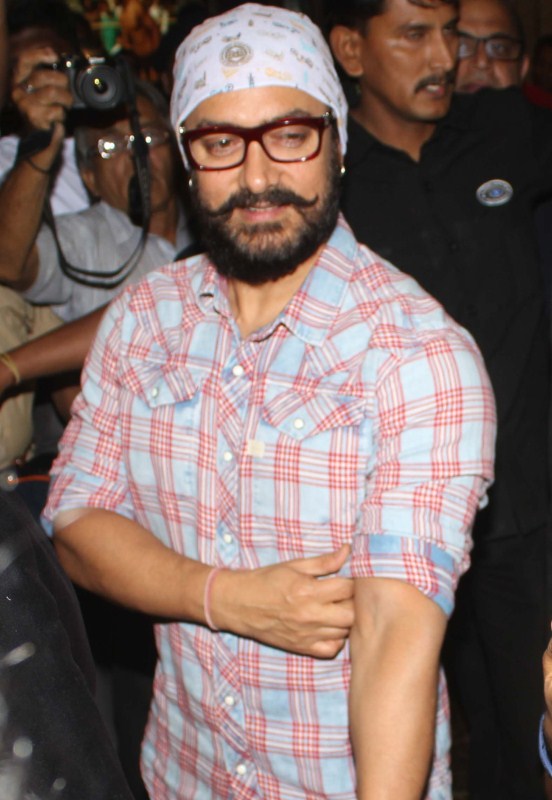 Photos of Bollywood actor Actor Aamir Khan during the launch of Inox Insignia in Mumbai on Nov. 30, 2016. Aamir Khan,Aamir Khan launches Laserplex- Insignia,Aamir Khan latest pics,Aamir Khan latest images,Aamir Khan latest photos,Aamir Khan latest stills,Aamir Khan latest pictures