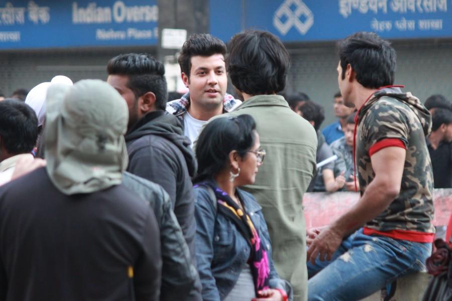 Pulkit Samrat, who rose to fame with his performance in Fukrey, has started shooting for its squeal! News is the actor was spotted during the shoot of the film near Nehru place in the capital earlier this week! The actor who started working on his physique in order to stay close to his character had adopted a regime wherein he could look more leaner. Pulkit Samrat,Fukrey 2,Fukrey 2 on the sets,Fukrey,Fukrey 2 shooting,Pulkit Samrat pics,Pulkit Samrat images,Pulkit Samrat photos,Pulkit Samrat stills,Pulkit Samrat pictures