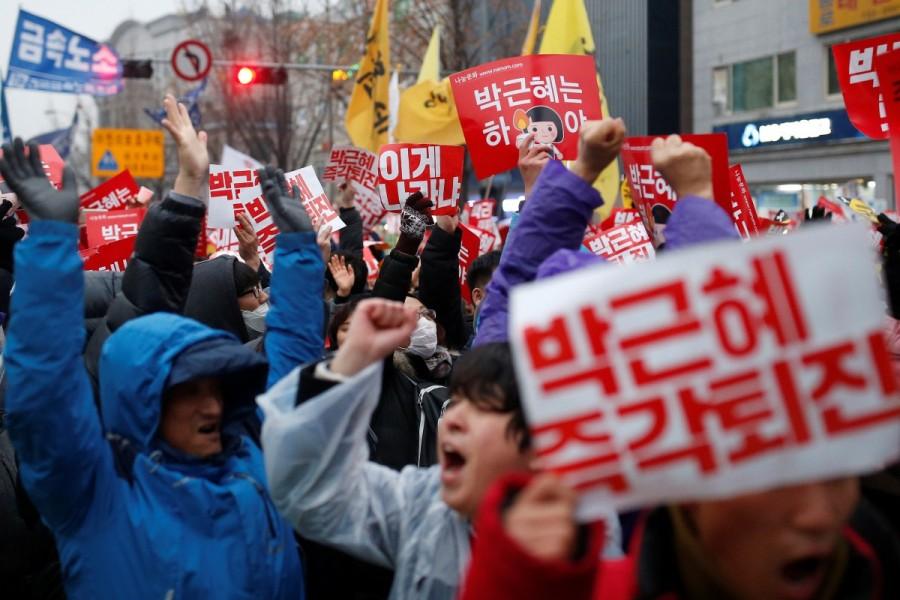 Massive protests against South Korea's president Park Geun-hye - Photos ...