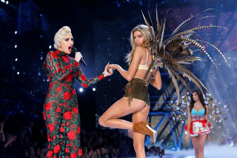 Lady Gaga performs with model Stella Maxwell. Victoria's Secret Fashion Show,Victoria's Secret Fashion Show 2016,Victoria Secret Fashion Show,Models at Victoria Secret Fashion Show,bikini fashion show,bikini show,fashion show