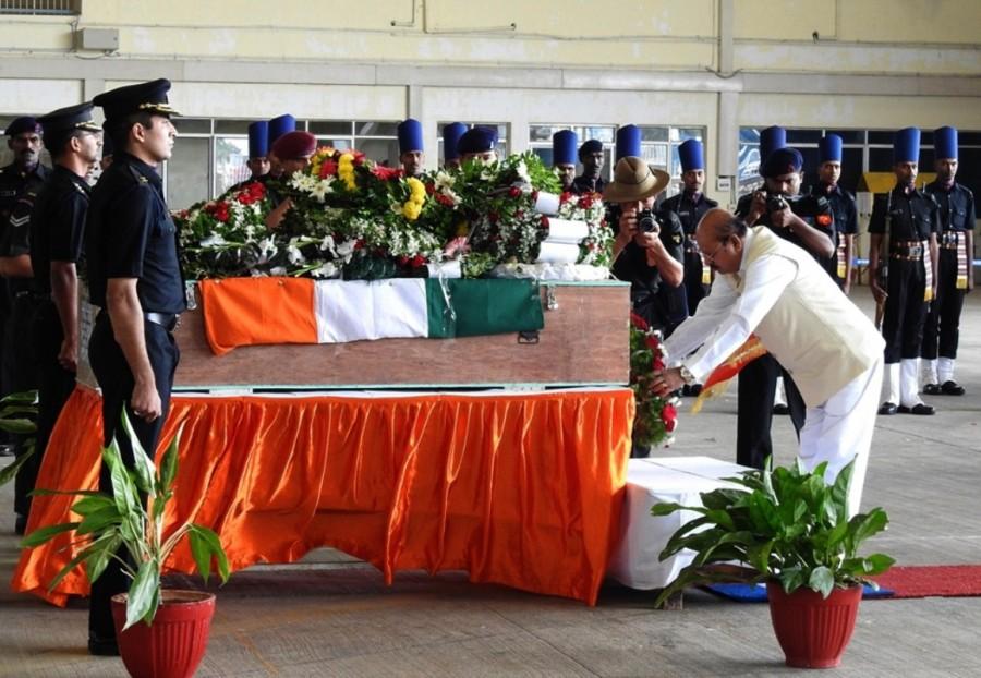 The mortal remains of martyr Major Akshay Girish, who was killed in Nagrota militant attack arrives at Yelahanka Air Force Station in Bengaluru on Dec 1, 2016. Martyr Akshay,Martyr Akshay mortal,Martyr Akshay mortal at Yelahanka AFS,Nagrota militant attack,Yelahanka Air Force Station,Yelahanka Air Force