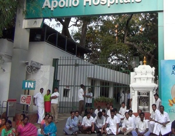 The doctors later said she needed a longer hospital stay as she was suffering from infection, and put her on respiratory support. Jayalalithaa,Jayalalithaa suffers cardiac arrest,Jayalalithaa cardiac arrest,Jayalalitha heart attack,Tamil Nadu CM Jayalalithaa suffers cardiac arrest,Tamil Nadu CM Jayalalithaa,Apollo Hospital,Apollo Hospital in Chennai