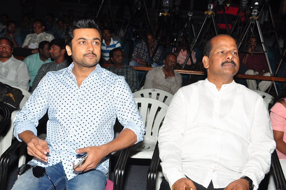 Telugu movie S3 – Yamudu 3 press meet event held at Hyderabad. Celebs like Suriya and others graced the event. S3,S3 press meet,Yamudu 3,Yamudu 3 Press Meet,Suriya,Suriya at Yamudu 3 Press Meet,Yamudu 3 press meet pics,Yamudu 3 press meet images,Yamudu 3 press meet photos,Yamudu 3 press meet stills,Yamudu 3 press meet pictures