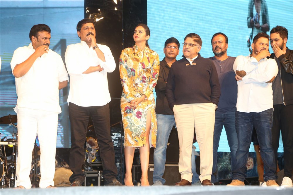 Telugu movie Dhruva Pre-Release event held at Hyderabad. Celebs like Ram Charan, Rana Daggubati, Arvind Swamy, Rakul Preet Singh, Surender Reddy, HipHop Tamizha Aadhi, Navdeep, Rajeevan, Allu Aravind, NV Prasad, Nagendra Babu, VV Vinayak, Dil Raju, Simha, DVV Danayya, Chandrabose, Sukumar, PS Vinod, Maruthi, Deepa Reddy, Vema Reddy, Naveen Nooli, Posani Krishna Murali, Parasuram, Vamsi Paidipally, Suma, Rajeevan and others graced the event. Ram Charan,Rakul Preet,Arvind Swamy,Rana Daggubati,Dhruva Pre-release function,Dhruva Pre-release function event,Dhruva Pre-release pics,Dhruva Pre-release images,Dhruva Pre-release photos,Dhruva Pre-release stills,Dhruva Pre-release pictures