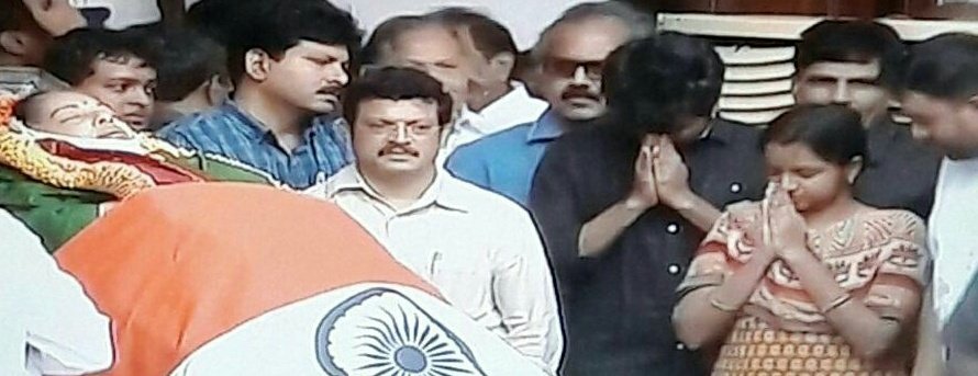 South Indian actor Sivakarthikeyan pays last respect to CM Jayalalithaa. Suriya,Sivakarthikeyan,Suriya pays last respect to CM Jayalalithaa,Sivakarthikeyan pays last respect to CM Jayalalithaa,Suriya last respect to CM Jayalalithaa,actor Suriya,last respect to CM Jayalalithaa,last respect to Jayalalithaa,J Jayalalithaa
