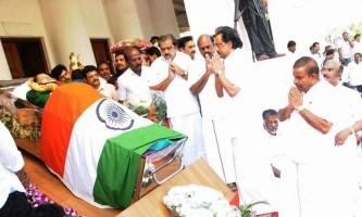 M. K. Stalin,O. Panneerselvam,Vijayakanth,M. K. Stalin pays last respect to Amma,O. Panneerselvam pays last respect to Amma,Vijayakanth pays last respect to Amma,last respect to Amma,Jayalalithaa