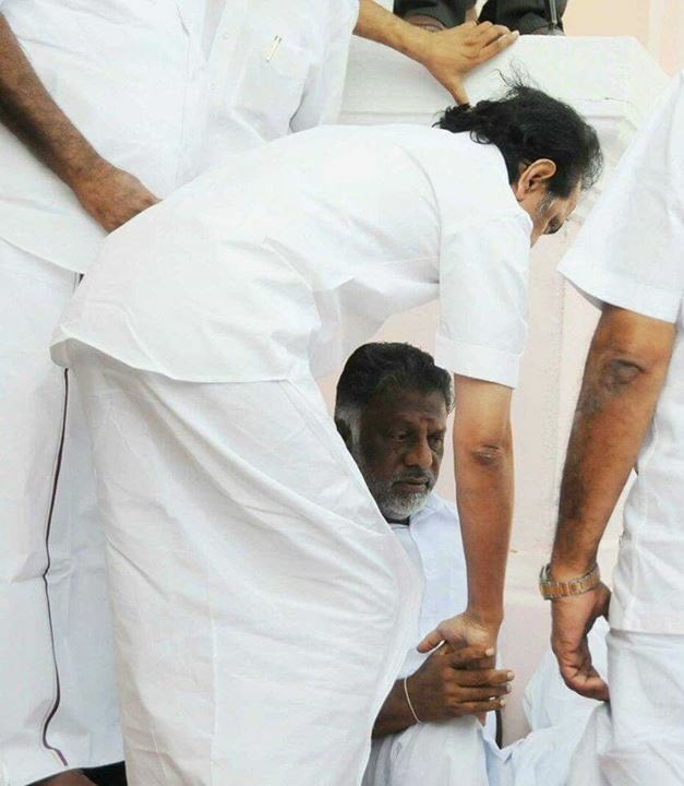 M. K. Stalin and O. Panneerselvam pay last respect to CM Jayalalithaa. M. K. Stalin,O. Panneerselvam,Vijayakanth,M. K. Stalin pays last respect to Amma,O. Panneerselvam pays last respect to Amma,Vijayakanth pays last respect to Amma,last respect to Amma,Jayalalithaa