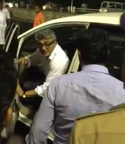 Actor Ajith and Shalini pay their homage to Jayalalithaa in Marina. Ajith,Thala ajith,Ajith and Shalini pay their homage to Jayalalithaa,Ajith pays homage to Jayalalithaa,Shalini Ajith pays homage to Jayalalithaa,Jayalalithaa