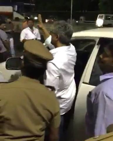 Actor Ajith and Shalini pay their homage to Jayalalithaa in Marina. Ajith,Thala ajith,Ajith and Shalini pay their homage to Jayalalithaa,Ajith pays homage to Jayalalithaa,Shalini Ajith pays homage to Jayalalithaa,Jayalalithaa