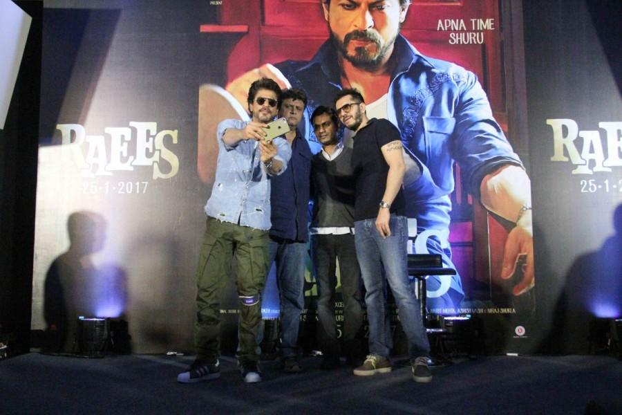 To promote the trailer launch, a short teaser was shot in which SRK himself invited people to the theatres to be part of the event. Founder and Managing Director of UFO Moviez Sanjay Gaikwad said in a statement: "It was great to execute and present the world's first-ever interactive big screen trailer launch." Shah Rukh Khan,Raees Trailer launch,Raees Trailer,Raees Trailer launch pics,Raees Trailer launch images,Raees Trailer launch photos,Raees Trailer launch stills,Raees Trailer launch pictures,Raees Trailer launch event
