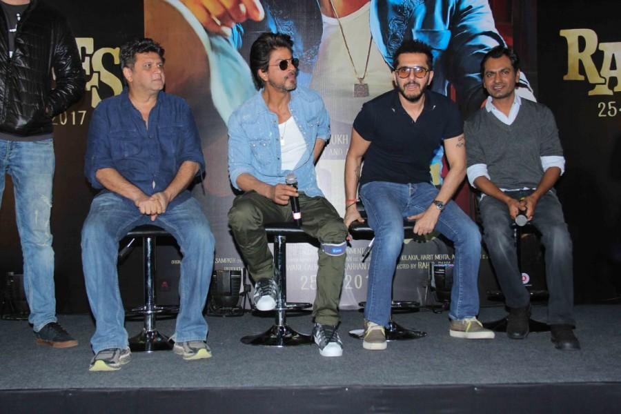Bollywood Superstar Shah Rukh Khan on Wednesday launched the much-awaited trailer of his forthcoming film "Raees" in theatres and also interacted live with his fans across cities like Mumbai, Indore, Ahmedabad, Kolkata, Bengaluru, Hyderabad and Jaipur. Shah Rukh Khan,Raees Trailer launch,Raees Trailer,Raees Trailer launch pics,Raees Trailer launch images,Raees Trailer launch photos,Raees Trailer launch stills,Raees Trailer launch pictures,Raees Trailer launch event