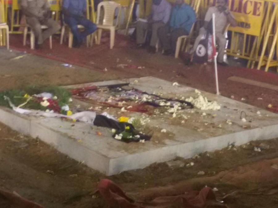 In Pictures: Jayalalithaa's last rites performed. Jayalalithaa,Jayalalithaa cremated pics,Jayalalithaa cremated images,Jayalalithaa cremated photos,Jayalalithaa,Jayalalithaa's last riets performed,Jayalalithaa's last riets,Jayalalithaa's last riets pics,Jayalalithaa's last riets image