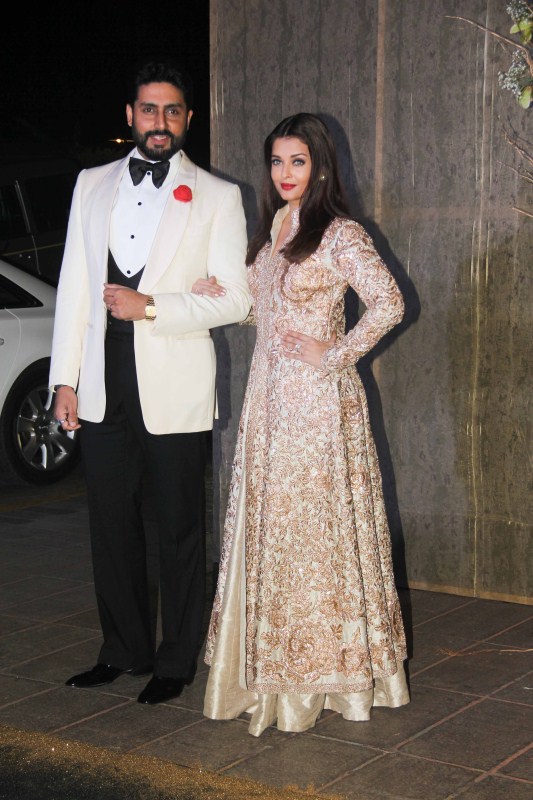 Aishwarya Rai, Abhishek Bachchan, Virat Kohli, Anushka Sharma at Manish ...