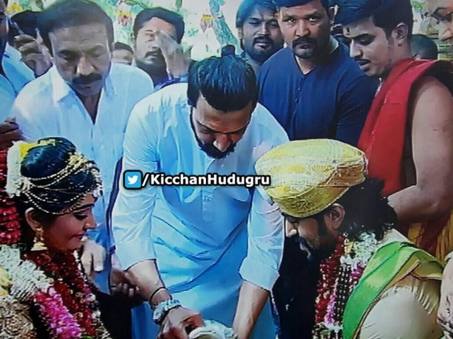 Sudeep at Yash and Radhika Pandit's wedding. Yash and Radhika Pandit wedding,Yash and Radhika Pandit,Sudeep,Kiccha Sudeep,Sudeep at Yash wedding,Sudeep at Yash marriage,Kiccha Sudeep at Radhika Pandit wedding,Yash and Radhika Pandit wedding pics,Yash and Radhika Pandit wedding images,Yash and Radhik