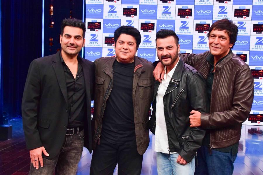 Celebs like Arbaaz Khan, Sanjay Kapoor, Chunky Pandey on the sets of Yaaron Ki Baraat. Arbaaz Khan,Sanjay Kapoor,Chunky Pandey,Yaaron Ki Baraat,Yaaron Ki Baraat on the sets